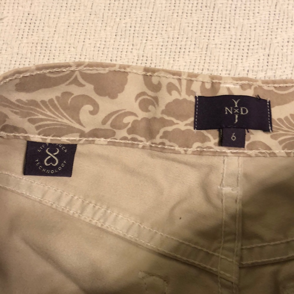 LIKE NEW NYDJ Alisha Slim Ankle Primrose Pants - Picture 6 of 8